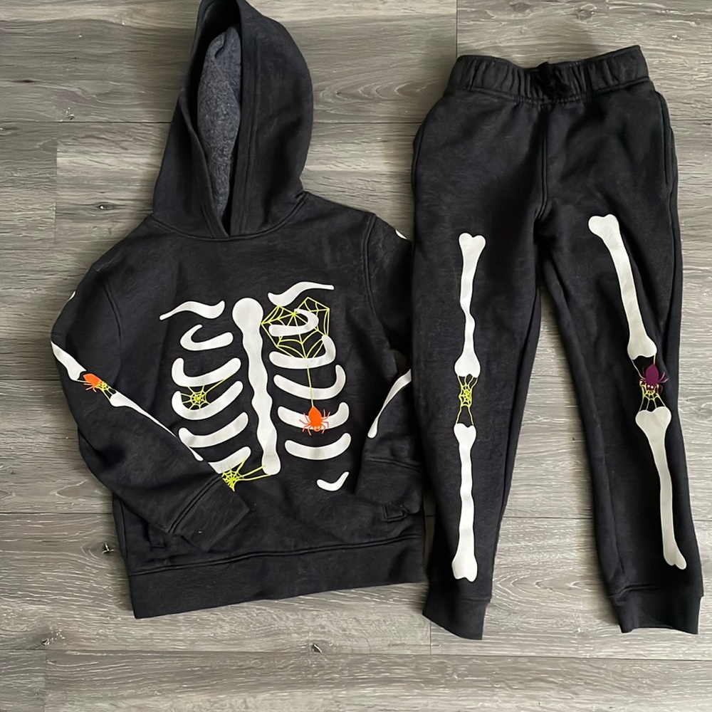 Halloween Skeleton 🎃 🕷 sweatsuit